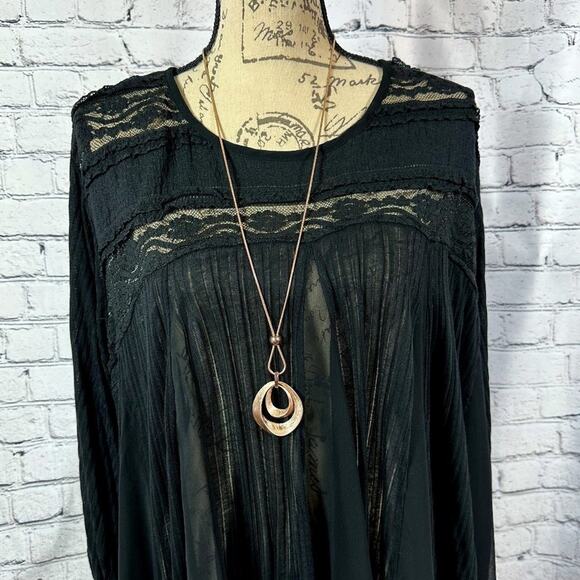 Gold Waterdrop Brushed Pendant on a Gold Rope Chain - Picture 7 of 13